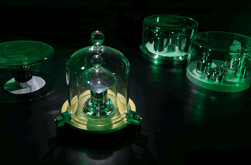 kilograms under glass jars